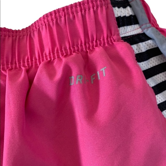 Nike Dri Fit Short Pants Size Small - Picture 4 of 15